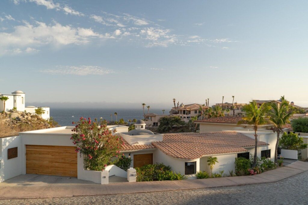 Los Cabos Santa Rosa Strategic Investment in El Zacatal: Dual-Unit Property with High ROI PotentialLocated just one block from the main Blvd. Dr. Ernesto Chánez Chávez, this property is a prime opportunity in one of San José del Cabo's high-demand rental markets. The building features two independent, spacious units designed for modern living.Unit A (2 Bedrooms): A generous layout ideal for small families or professionals. It features a full kitchen with a functional breakfast bar and a complete bathroom.Unit B (1 Bedroom): A cozy, efficient unit perfect for couples or individuals. Includes a kitchen with a built-in bar and a full bathroom. – 11 Camino Del Pacífico, Cabo San Lucas, BS