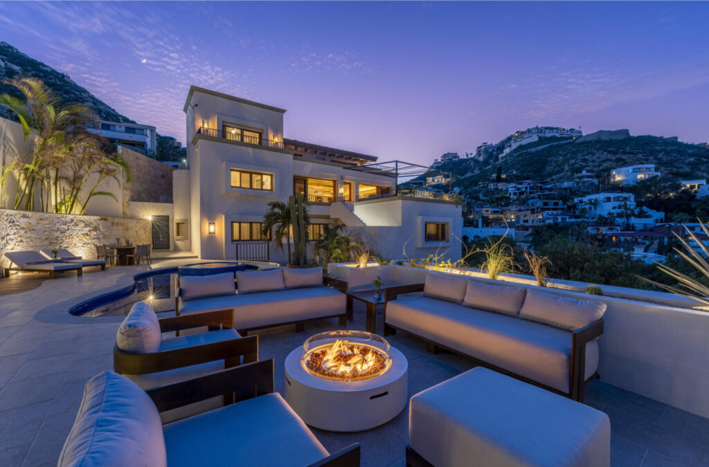 Los Cabos Fundadores Villa Maralta 62 offers contemporary coastal living in Puerto Los Cabos.This newly built 5-bedroom residence is designed around seamless indoor-outdoor flow, with main living areas opening toward the terrace, pool, and ocean – 125 Camino del Mar, Cabo San Lucas, BS