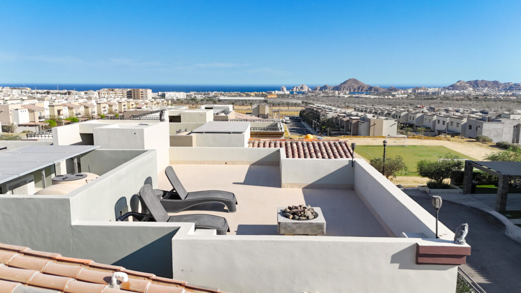 Los Cabos Vistana Spacious, clean, and comfortable home located in Vistana Del Cabo community. This well designed property features 3 bedrooms and 2 bathrooms on the main floor, offering privacy and convenience for everyday living.The second level offers a bright open-concept layout that seamlessly connects the living room, family (day) room, dining area, kitchen, and a full bathroom perfect for entertaining or relaxing with family.Enjoy access to a rooftop terrace with stunning 360 degree – 4 bedroom turn-key, Cabo Corridor, BS