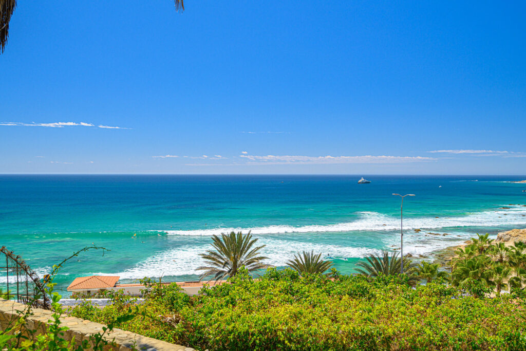 Los Cabos Cresta Del Mar Located on a Cul De sac - A luxurious 4 bed 4 and 2 half bath House with full casita that has a separate entrance and kitchen. Ocean for sale