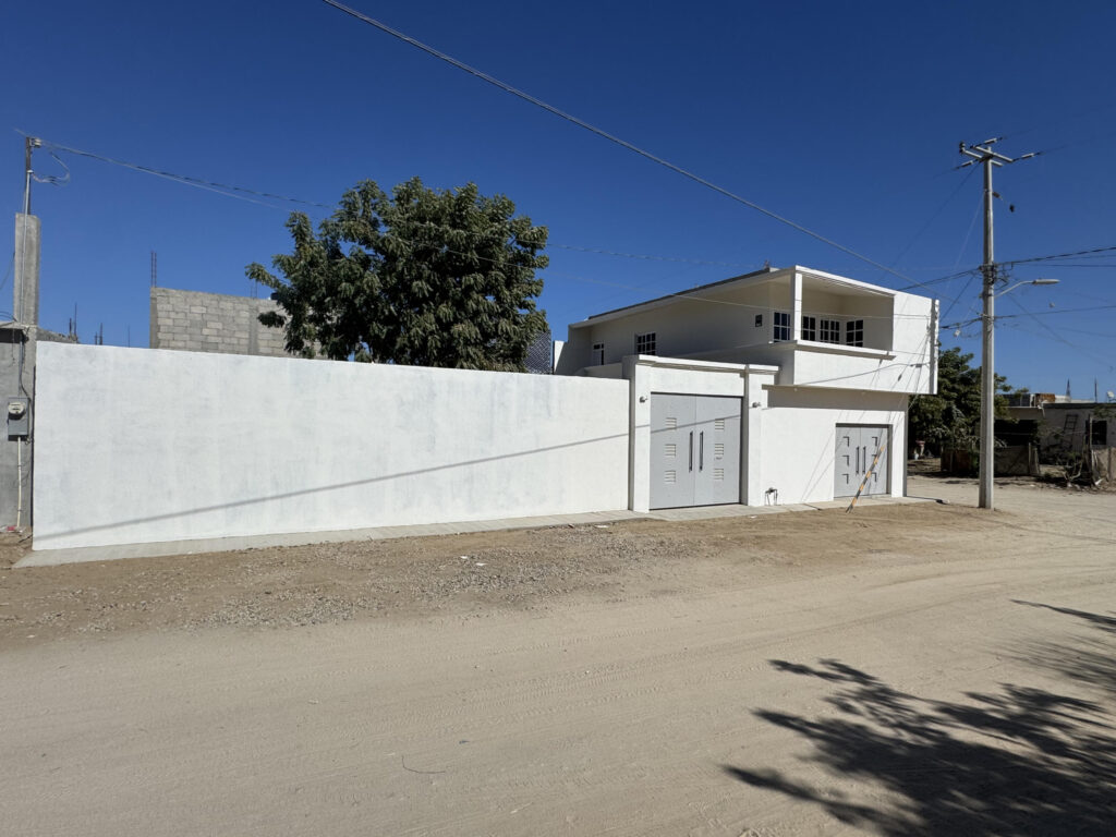 Los Cabos Miramar This is a 3 Bedroom and 2.5 Bath.This House Have a 10.000 Liter Water Cistern. the House come Partial Furnish.Close to Schools And Super Markets., Ley and Ahorrera Super Market, Also near to Down Town Cabo San Lucas.This will be a Good Investment for Rental Business. Or for Low Maintenet Retirement. for sale