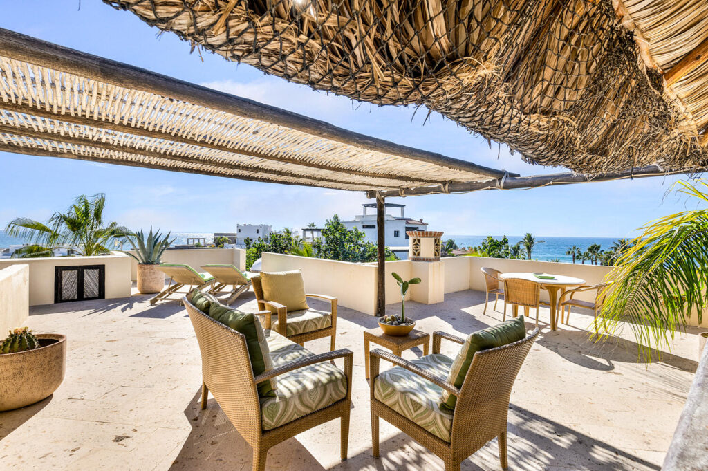 Los Cabos Fundadores Villa Maralta 62 offers contemporary coastal living in Puerto Los Cabos.This newly built 5-bedroom residence is designed around seamless indoor-outdoor flow, with main living areas opening toward the terrace, pool, and ocean – El Pescadero, Pacific, BS