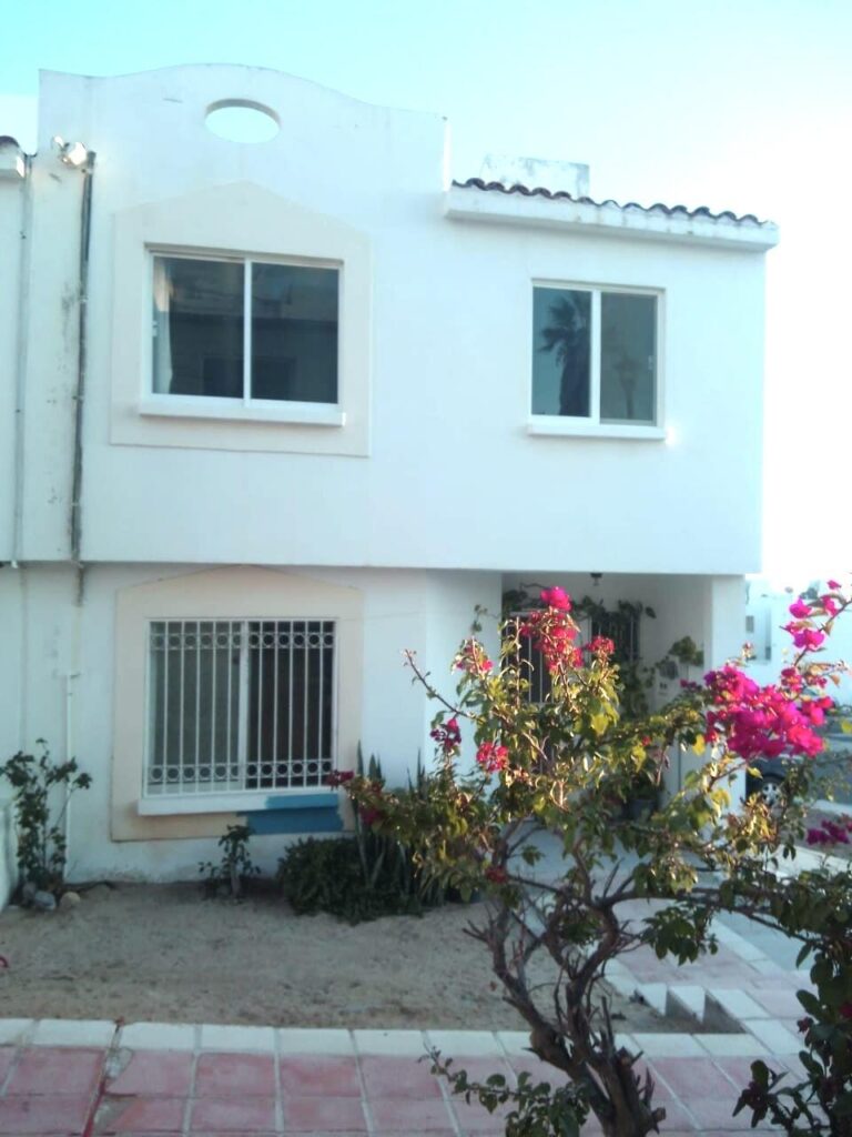 Los Cabos Miramar This is a 3 Bedroom and 2.5 Bath.This House Have a 10.000 Liter Water Cistern. the House come Partial Furnish.Close to Schools And Super Markets., Ley and Ahorrera Super Market, Also near to Down Town Cabo San Lucas.This will be a Good Investment for Rental Business. Or for Low Maintenet Retirement. for sale