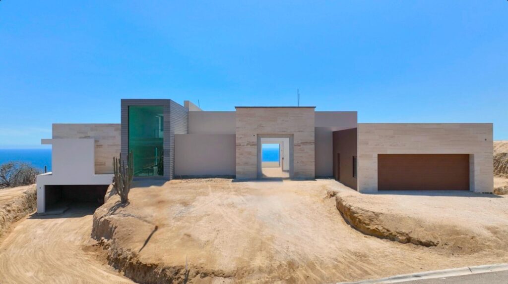 Los Cabos Fundadores Villa Maralta 62 offers contemporary coastal living in Puerto Los Cabos.This newly built 5-bedroom residence is designed around seamless indoor-outdoor flow, with main living areas opening toward the terrace, pool, and ocean – LOTE No.08 MANZANA No. 25, Pacific, BS