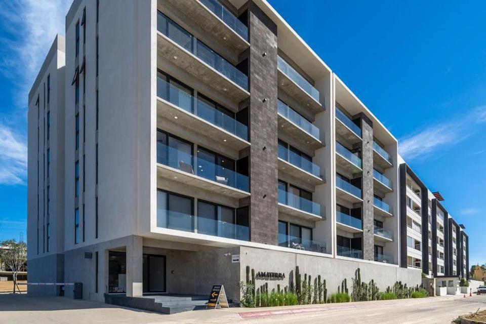 Los Cabos Amaterra PENTHOUSE 601A is a turnkey 2 bedroom/2 bathroom fully furnished condo. This condo comes with 1 covered parking spot and a large private bodega as well as an additional uncovered parking spot.Walking distance to the marina and downtown and only 500 yards to the beach!This condo has an impressive rental history and is an excellent investment property. – Bajas, Fourplex Animas, San Jose del Cabo, San Jose del Cabo, BS