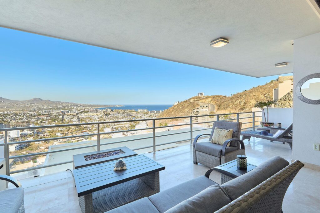 Los Cabos Cascadas Welcome to Las Cascadas 611, located in the prestigious Pedregal community. This elegant 2-bedroom, 2-bathroom residence offers breathtaking – SANTARENA, San Jose Corridor, San Jose Corridor, BS