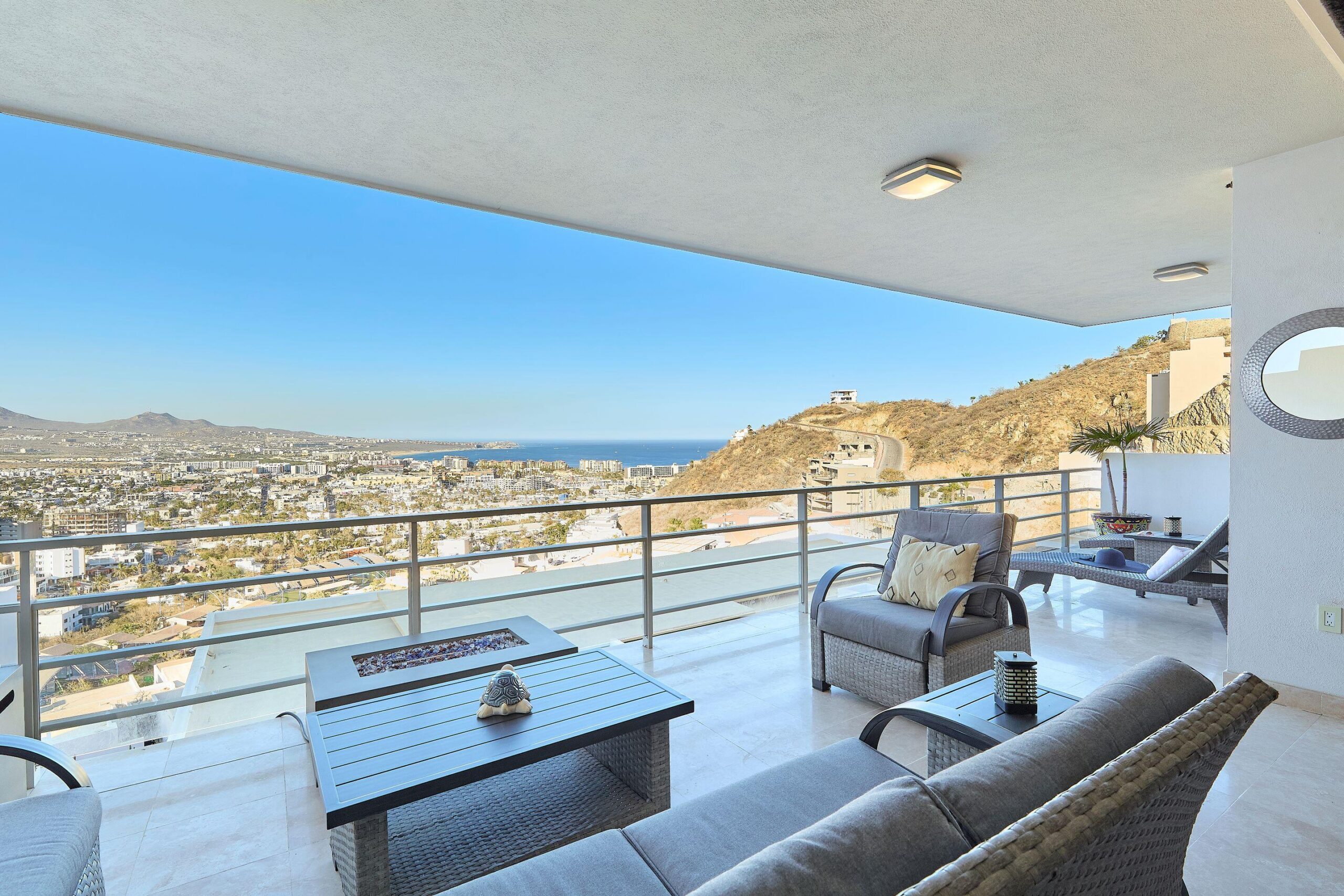 Los Cabos Cascadas Welcome to Las Cascadas 611, located in the prestigious Pedregal community. This elegant 2-bedroom, 2-bathroom residence offers breathtaking – SANTARENA, San Jose Corridor, San Jose Corridor, BS